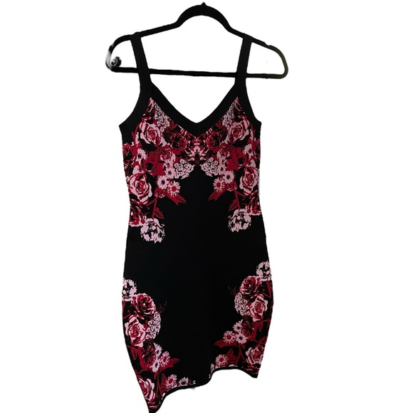 Guess Dresses & Skirts - GUESS Rose Floral dress size S